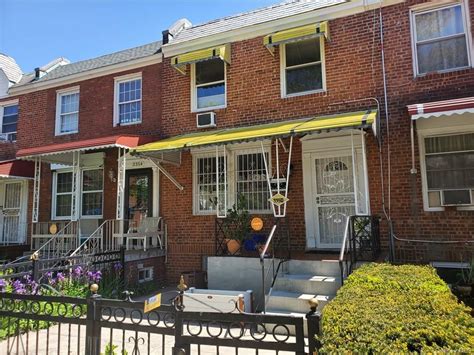 View detailed information about property 1629 <b>Radcliff</b> <b>Ave</b>, Bronx, NY 10462 including listing details, property photos, school and neighborhood data, and much more. . Radcliff avenue